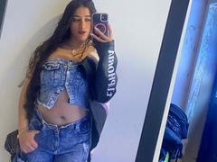 LilySummers - female with brown hair and  small tits webcam at xLoveCam