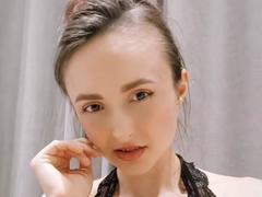 LilyXSky from xLoveCam