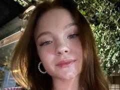 Lilyque - blond female with  big tits webcam at xLoveCam