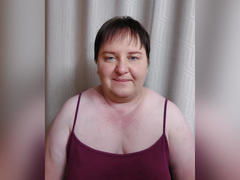 LimonkaFire - female with brown hair webcam at xLoveCam