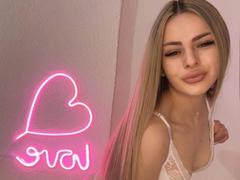 LinaAvery - female with brown hair webcam at xLoveCam