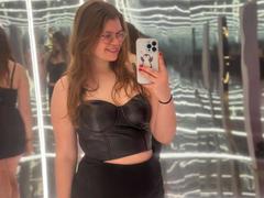 LinaLove-hot - blond female webcam at xLoveCam