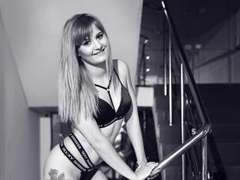 LinaQueen - female with red hair webcam at xLoveCam