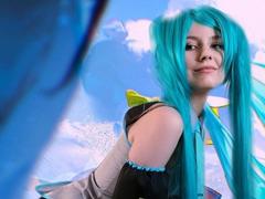 LinaVeritas - female with black hair webcam at ImLive