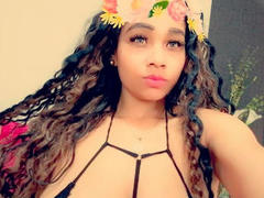 LinaPrincess - female with black hair and  big tits webcam at xLoveCam