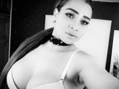 LinaPrincess - female with black hair and  big tits webcam at xLoveCam