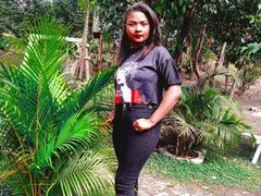 LinahSexy69 - female with black hair webcam at xLoveCam