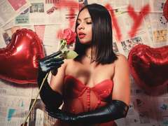 LindaFranco - female with black hair and  big tits webcam at LiveJasmin