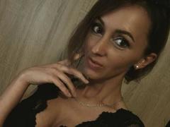 LindaPerfect - female with brown hair and  small tits webcam at xLoveCam