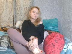 LindaRoutz-hot - blond female webcam at xLoveCam