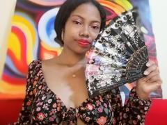 LindaSanchezL - female webcam at xLoveCam