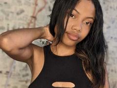 LindaSanchezL - female webcam at xLoveCam