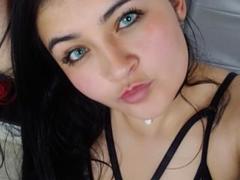LindaSophie - female with black hair webcam at xLoveCam