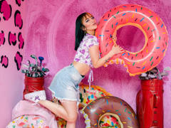 LindaWatson - female with black hair and  small tits webcam at xLoveCam