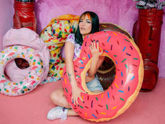 LindaWatson - female with black hair and  small tits webcam at xLoveCam