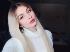 AliceLaLoona - blond female webcam at ImLive