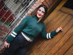 LindaThomsonX - female with brown hair webcam at xLoveCam