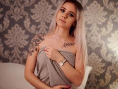 LindseyLovely-hot from xLoveCam