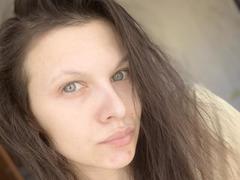 LindseyRosalyne - female with brown hair webcam at xLoveCam