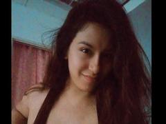 LinneRose from xLoveCam