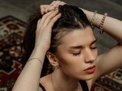 LinnieFlower - female webcam at xLoveCam