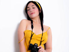 LinsayColeman - female with black hair webcam at ImLive
