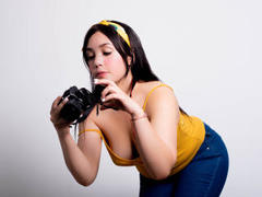 LinsayColeman - female with black hair webcam at ImLive