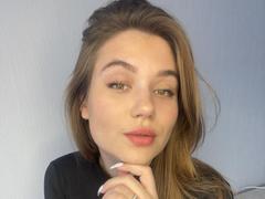 LioraEm - female webcam at xLoveCam