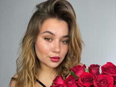 LioraEm - female webcam at xLoveCam