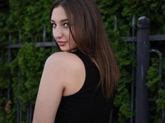 LioraOne - female with brown hair webcam at ImLive