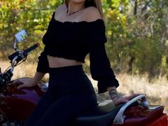 LioraOne - female with brown hair webcam at ImLive