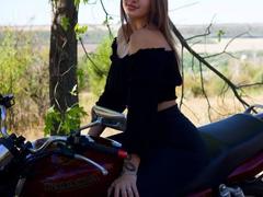 LioraOne - female with brown hair webcam at ImLive