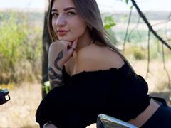 LioraOne - female with brown hair webcam at ImLive
