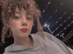 LioraVelvetC from xLoveCam