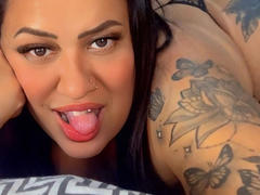 LiraLatinXXX-hot - female with black hair webcam at xLoveCam