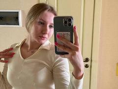 LisaE from xLoveCam