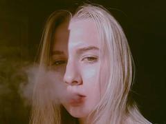 LisaE - blond female webcam at xLoveCam