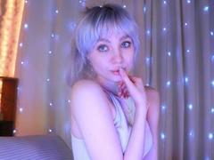 LisaMetalHoney - blond female with  small tits webcam at xLoveCam