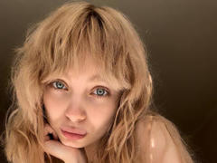 LisaMetalHoney - blond female with  small tits webcam at xLoveCam