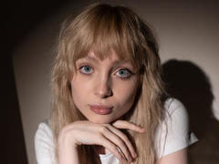 LisaMetalHoney - blond female with  small tits webcam at xLoveCam