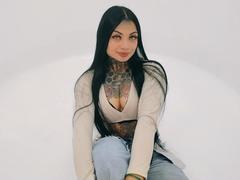 LisaMont - female with black hair and  big tits webcam at xLoveCam