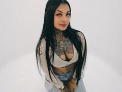 LisaMont - female with black hair and  big tits webcam at xLoveCam