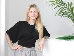 LisaOmas - female webcam at xLoveCam
