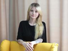 LisaOmas from xLoveCam