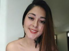 LisbethMooree - female with brown hair webcam at xLoveCam