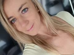LissLonglegs-hot - blond female webcam at xLoveCam