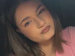 LissaBigTitts - female webcam at xLoveCam