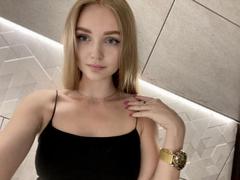 LissaMarguerite - female with brown hair and  small tits webcam at xLoveCam