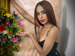 LisshaCute - female with brown hair and  small tits webcam at xLoveCam