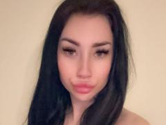 LissyLips from xLoveCam